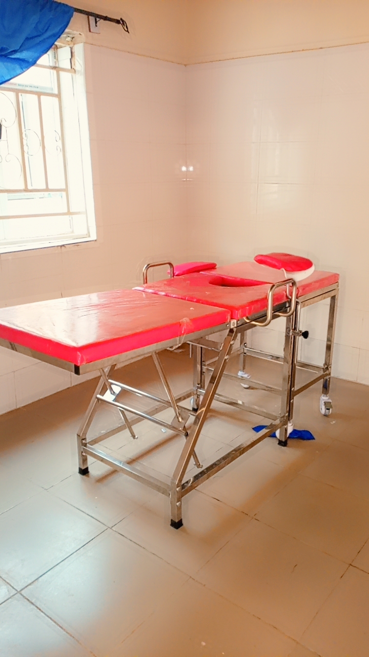St Johns Hospital Delivery Room Obstetric Table